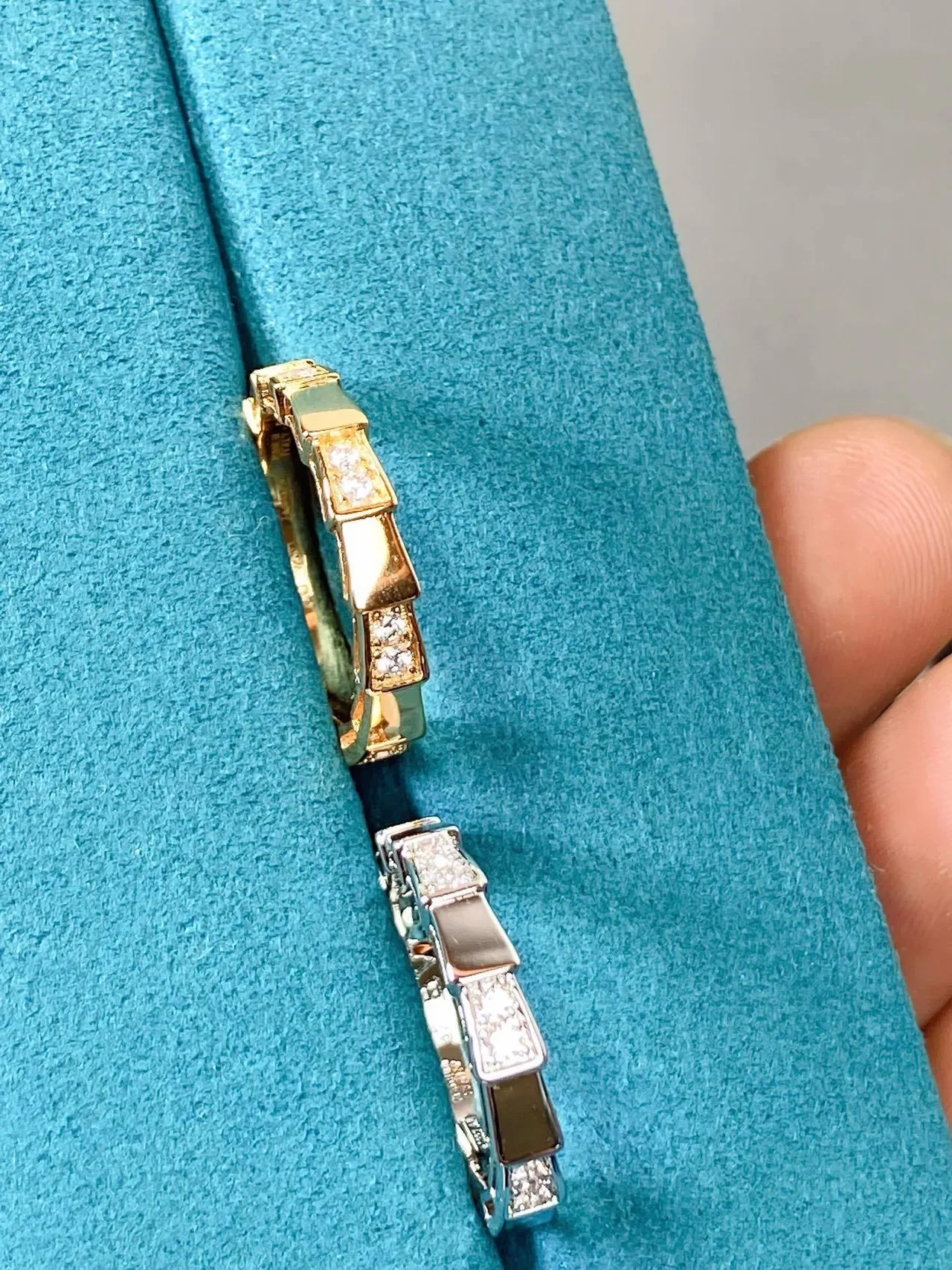 Bvlgari Bague Or Multicolore Géométrique Bande Enchaînée Inlay Émail 9