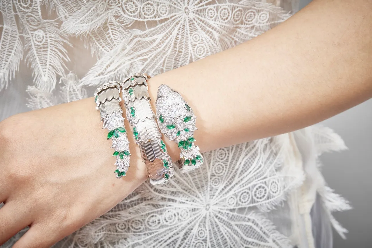 Bvlgari Serpenti Tête Florale Vert et Blanc Gemme Bracelet 2