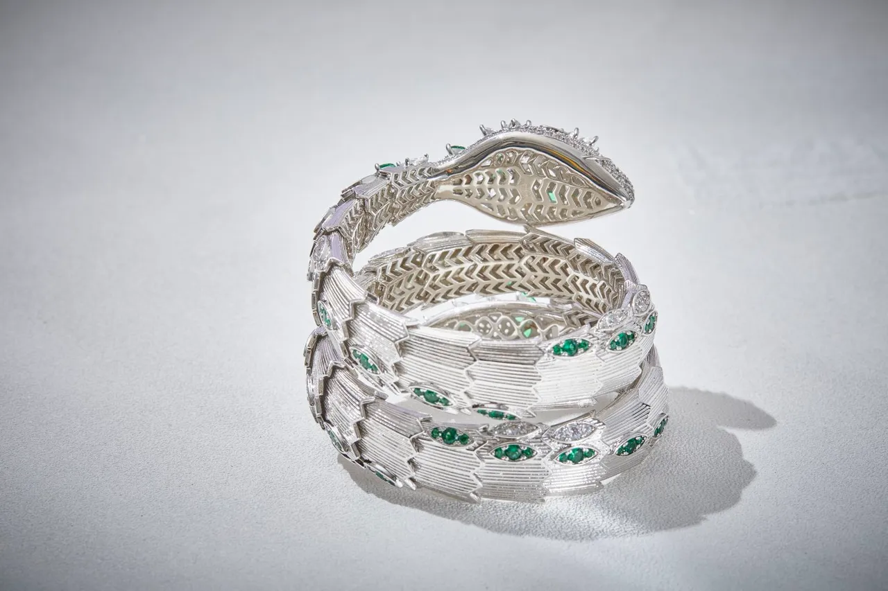 Bvlgari Serpenti Tête Florale Vert et Blanc Gemme Bracelet 4