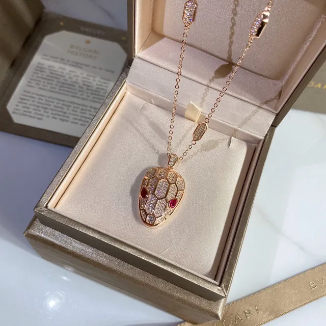 Bvlgari Serpenti Pavé Crystal Colliers avec Pendentif Tête de Serpent 2