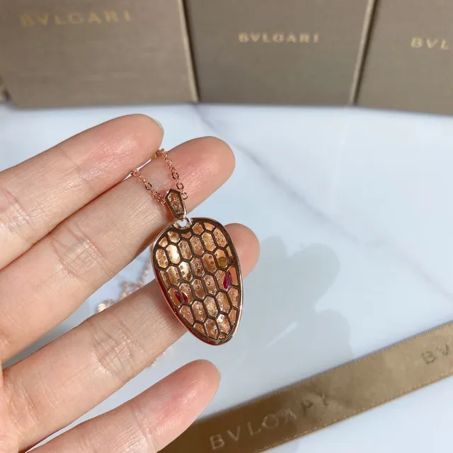 Bvlgari Serpenti Pavé Crystal Colliers avec Pendentif Tête de Serpent 8