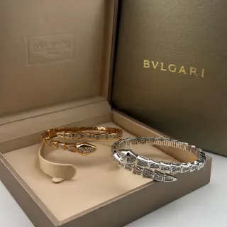 Bvlgari Serpenti Pavé डायमंड सांप सिर चूड़ामणि