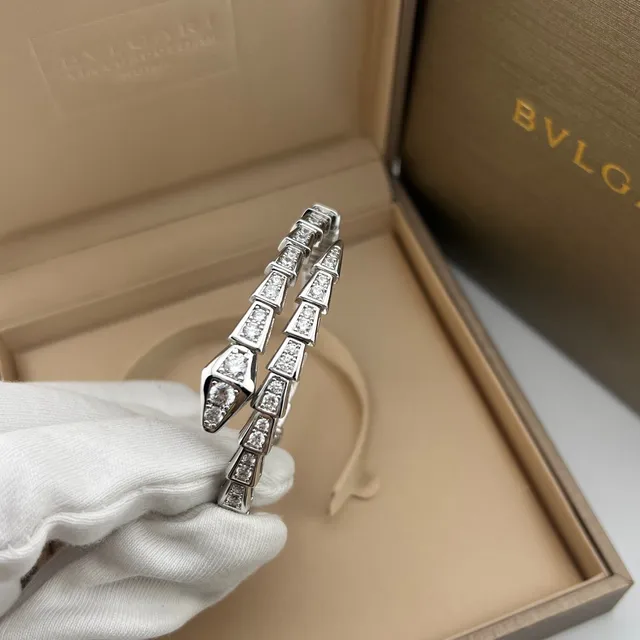 Bvlgari Serpenti Pavé Diamant Tête de Serpent Bracelet 2