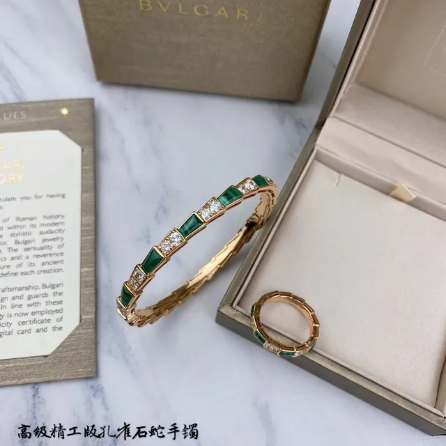 Bvlgari Serpenti Viper سوار مالاكايت ودياموند ذهبي 6