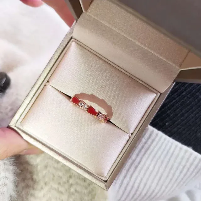 Bvlgari Serpenti Viper Bague Émail Rouge et Cristal Pavé 5