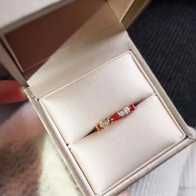 Bvlgari Serpenti Viper Bague Émail Rouge et Cristal Pavé 9