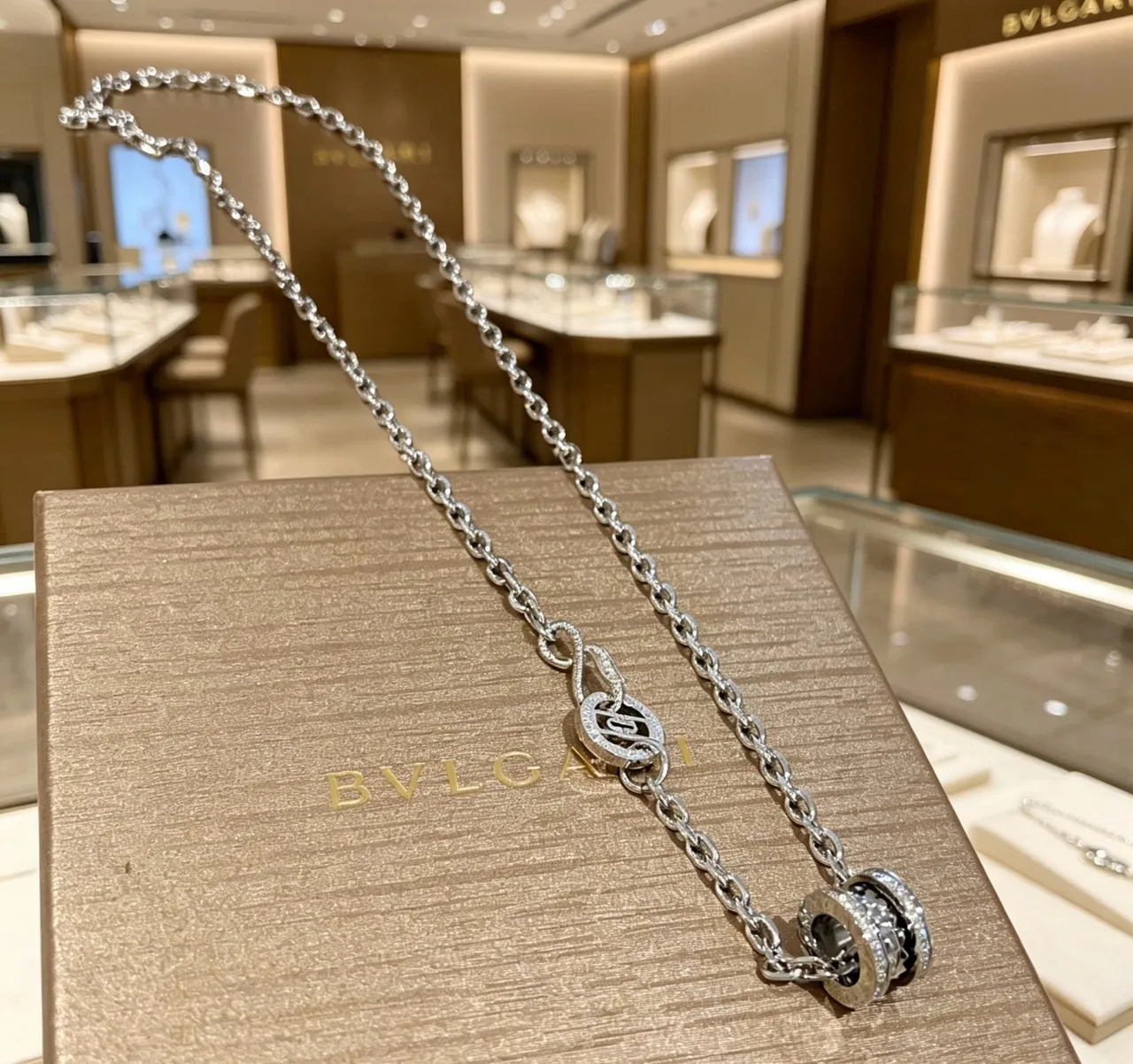 Bvlgari Collier Chaîne Curb Chunky Argent Blanc Bandes Pavé Diamantes 6