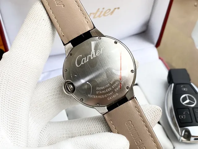 Cartier Ballon Bleu Argenté noir boîtier en forme de coussin saphir bleu cabochon couronne montre mécanique 3