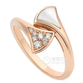 Cartier Gold White Asymmetrical Double-Chevron Pavé-Set Diamonds Ring