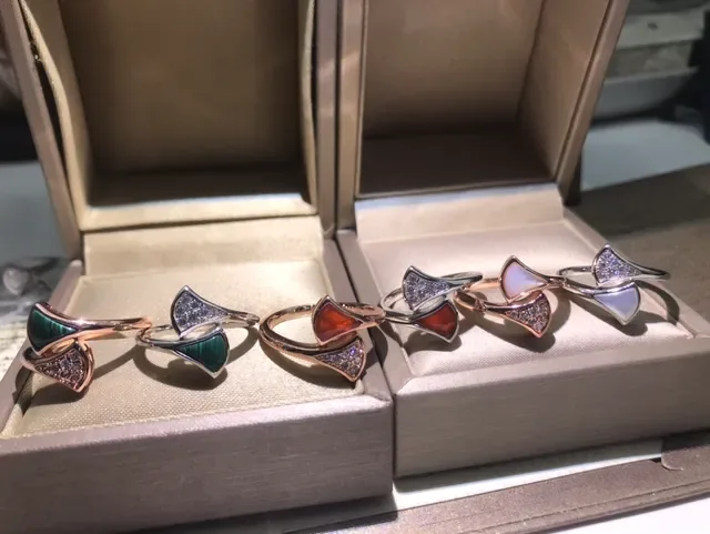 Bague Cartier Or Blanc Asymétrique Double-Chevron Pavé-Set Diamants 2