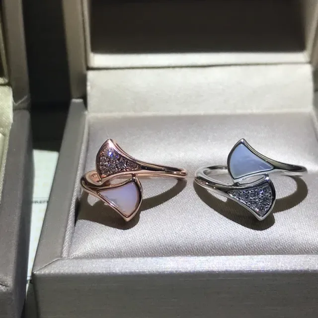 Bague Cartier Or Blanc Asymétrique Double-Chevron Pavé-Set Diamants 3