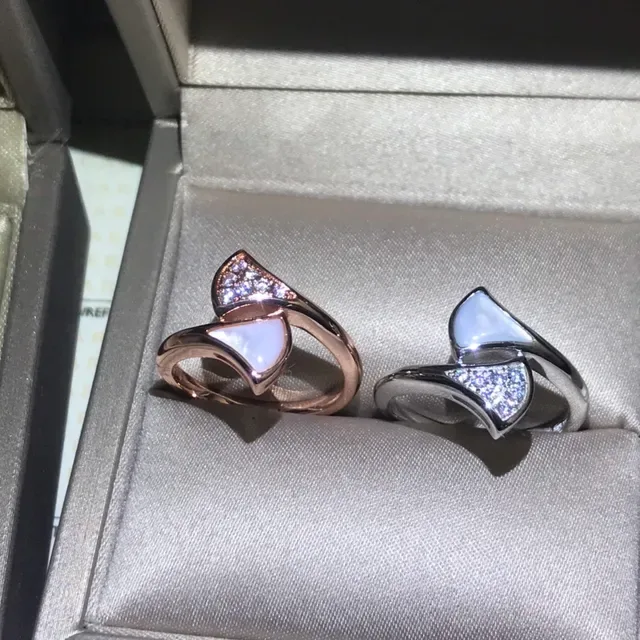 Bague Cartier Or Blanc Asymétrique Double-Chevron Pavé-Set Diamants 6
