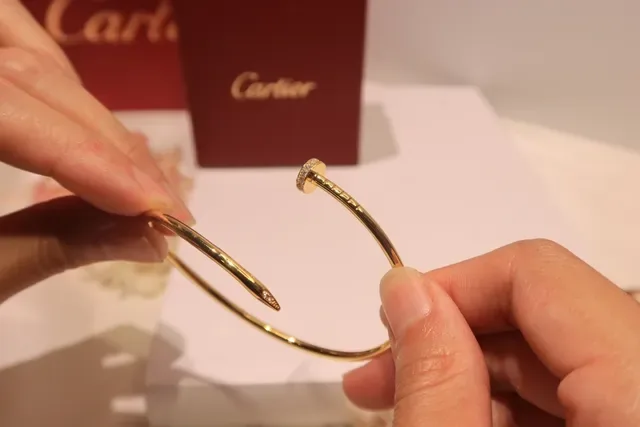 Pulseira Cartier Juste un Clou Ouro Rosa Diamantes Pavé 2