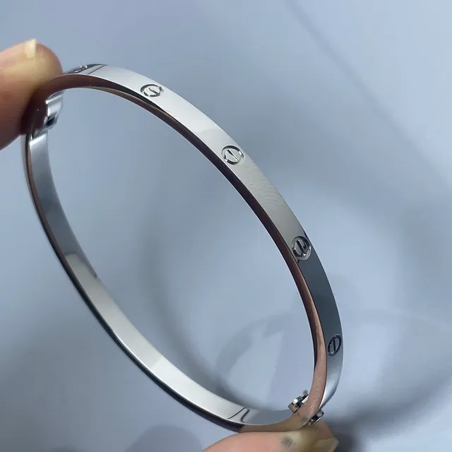 Cartier Love Bracelet ثلاثي الألوان مصقول المعدن أساور متداخلة 5