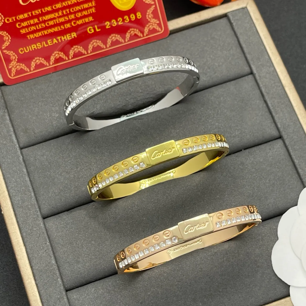 Bracelet Cartier Love or transparent pavé de cristal 2