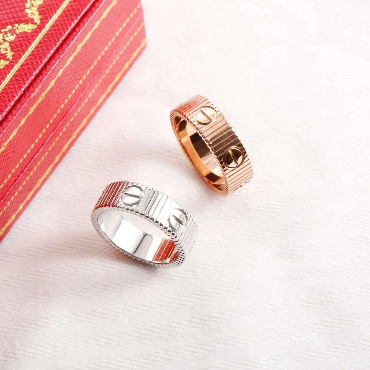 Bague Cartier Love Argent et Or Rose Motif Vis Filetée 8