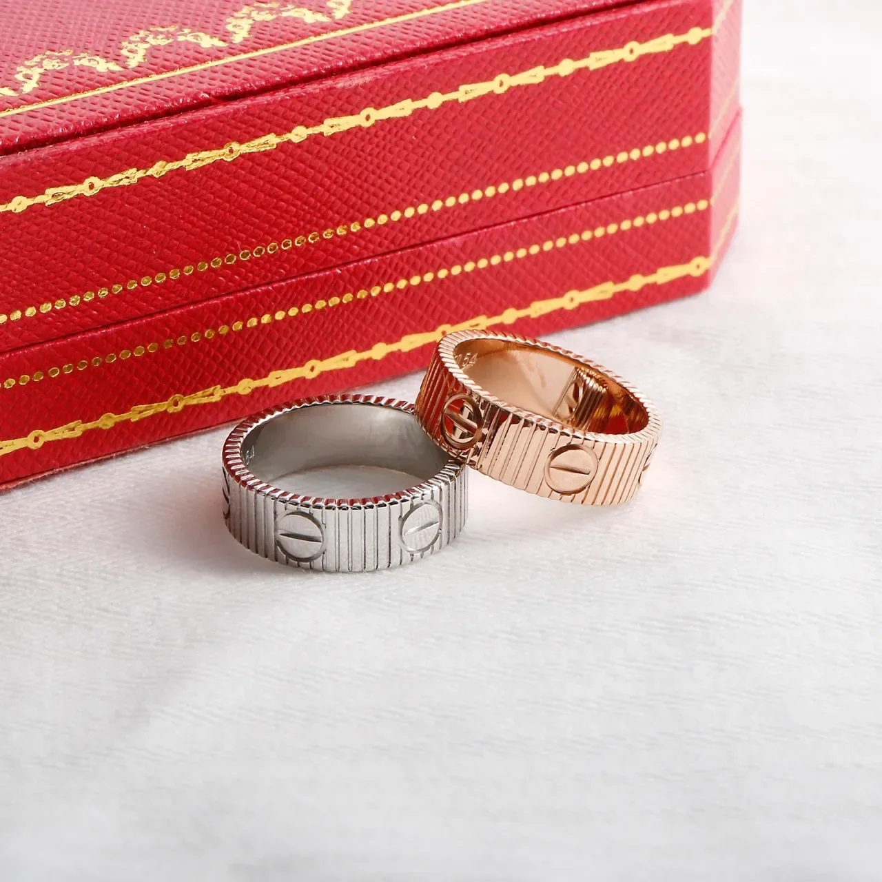 Bague Cartier Love Argent et Or Rose Motif Vis Filetée 9