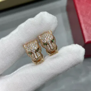 Cartier Panthère पैंथर हेड पेवे क्रिस्टल और इमरल्ड ईयररिंग्स