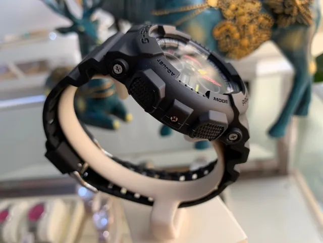 Casio G-Shock GA-100 Noir Rouge Jaune Montre Sport 4