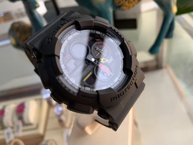 Casio G-Shock GA-100 Noir Rouge Jaune Montre Sport 6