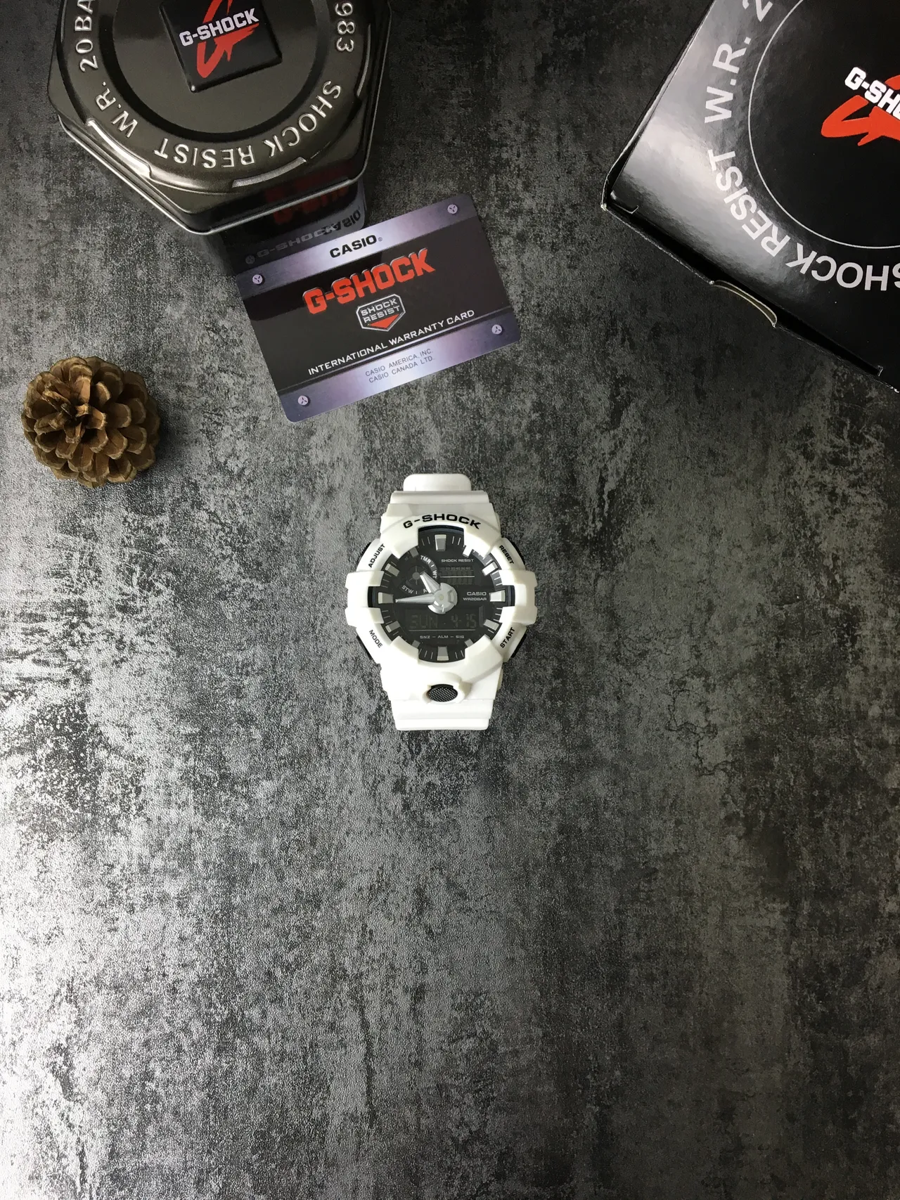 Casio G-Shock GA-100 ساعة رياضية ريزين أبيض 2
