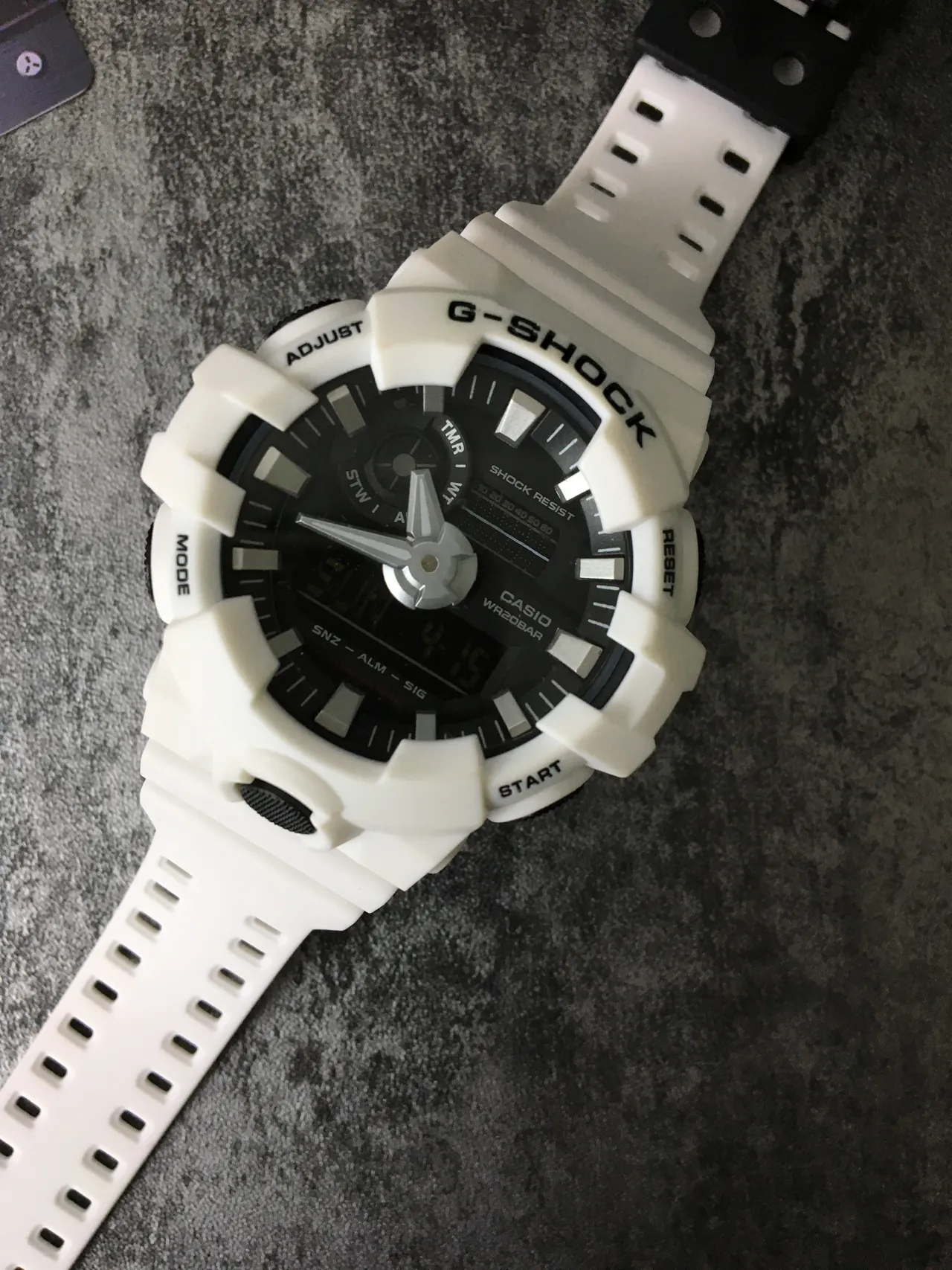 Casio G-Shock GA-100 ساعة رياضية ريزين أبيض 5