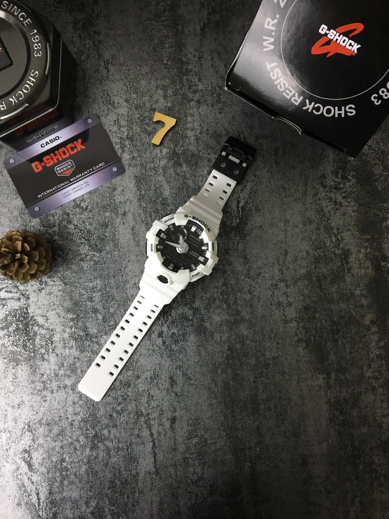Casio G-Shock GA-100 ساعة رياضية ريزين أبيض 6