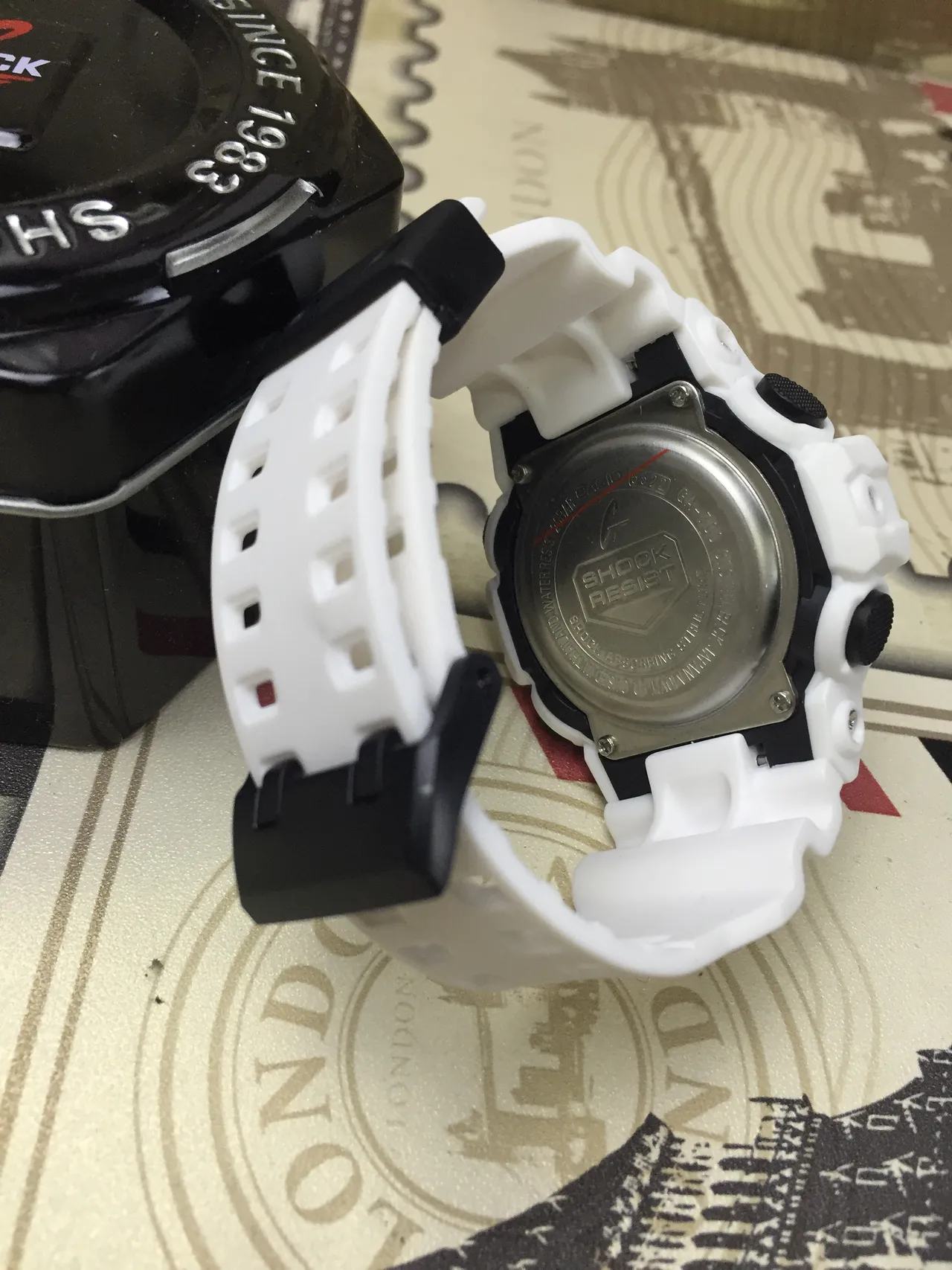Casio G-Shock GA-100 ساعة رياضية ريزين أبيض 8