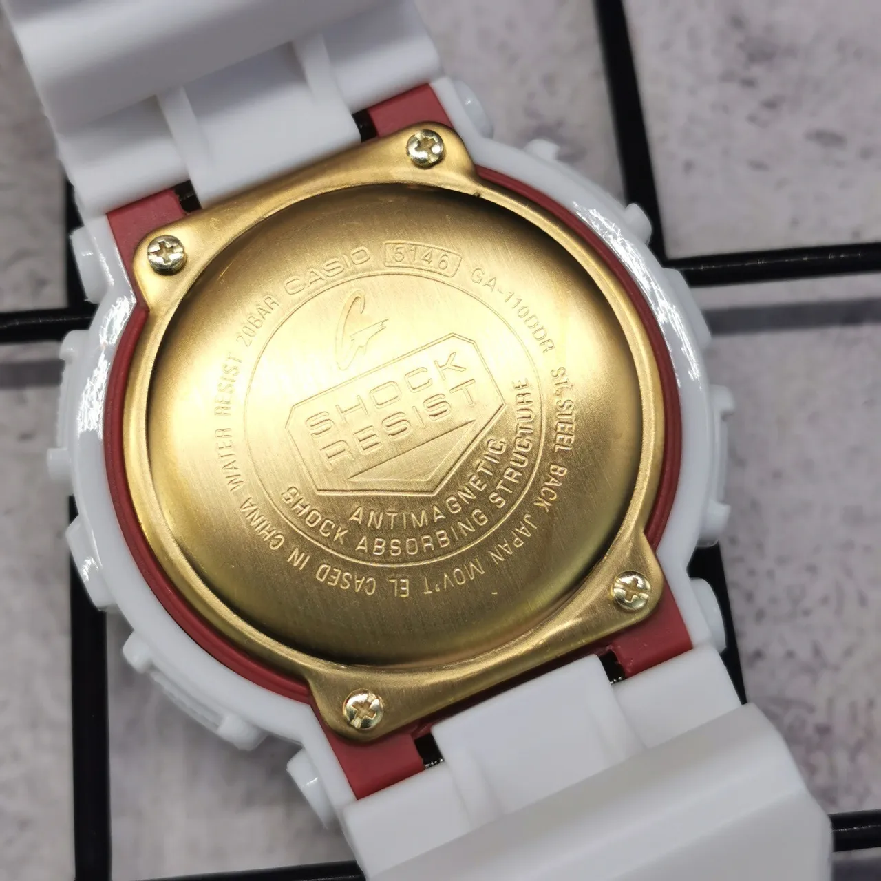 Casio G-Shock Blanc Rouge Hybride Analogique-Digital Détail Engrenages Exposés Montre 4