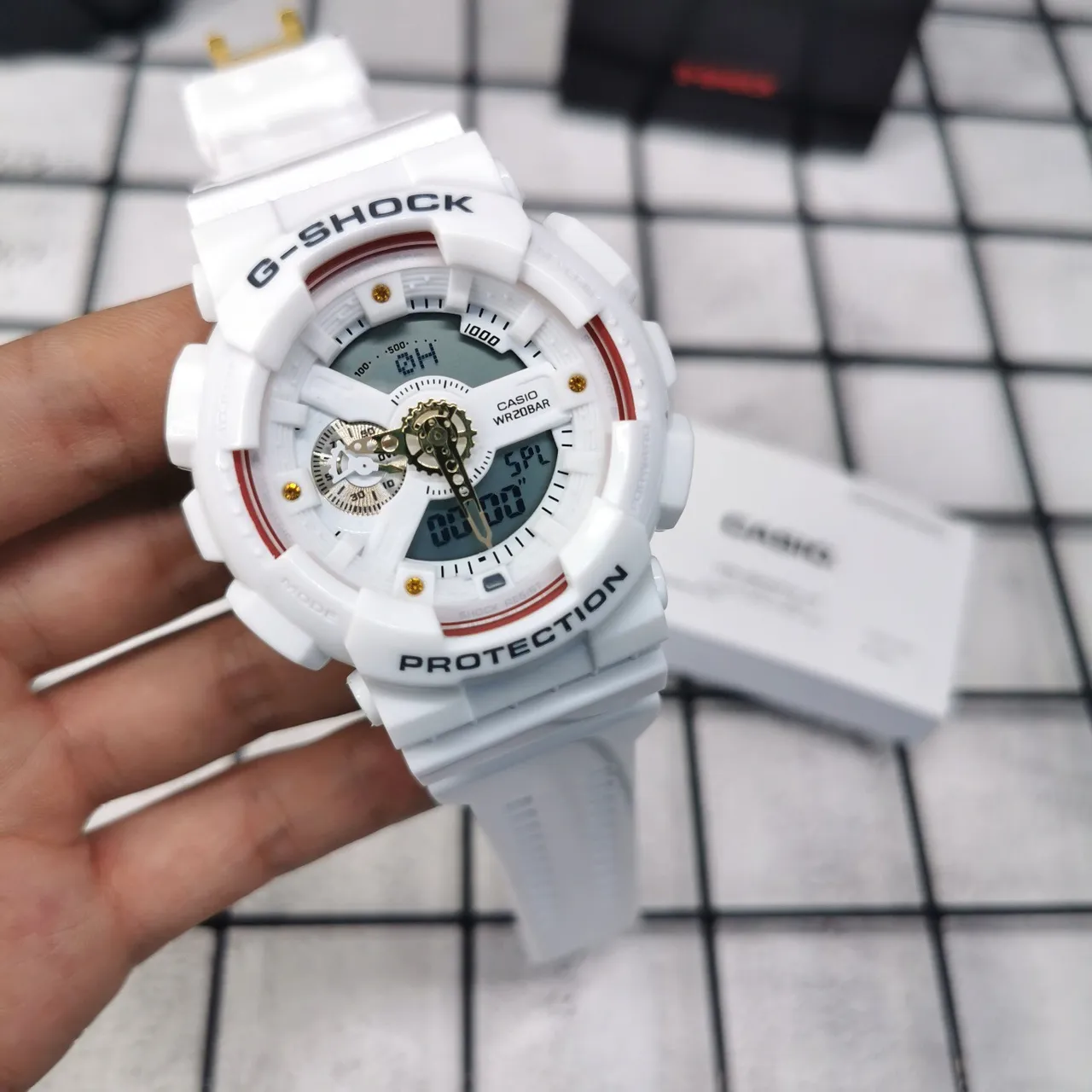 Casio G-Shock Blanc Rouge Hybride Analogique-Digital Détail Engrenages Exposés Montre 7