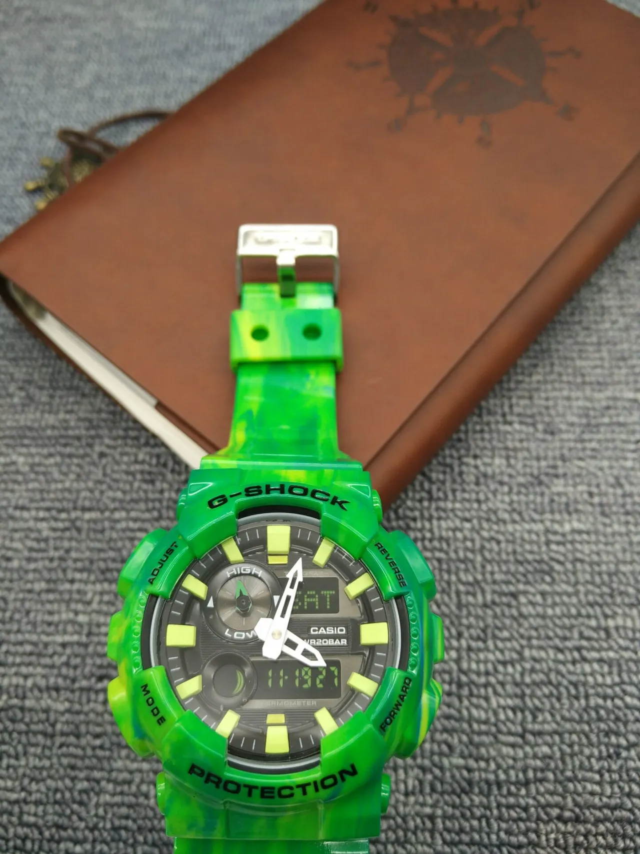 Casio Verde Amarelo translúcido marmoleado resina acentos em negrito relógio 8