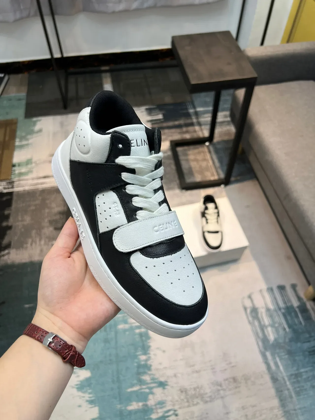 Celine CT-01 Sneakers Lifestyle en Cuir Perforé de Deux Tons Hautes 7
