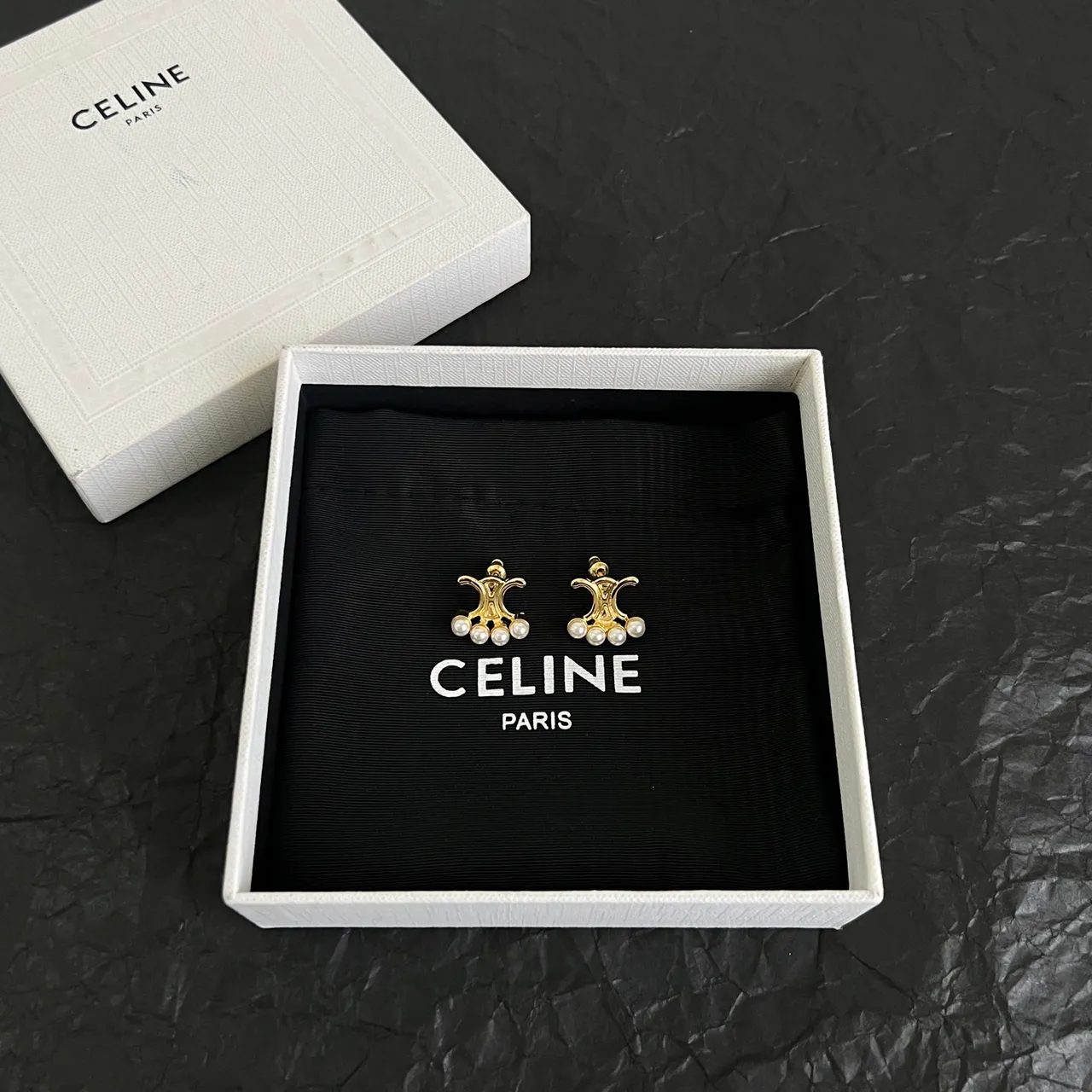Celine Triomphe Gold-Tone মুক্তা ইয়াররিংস 5