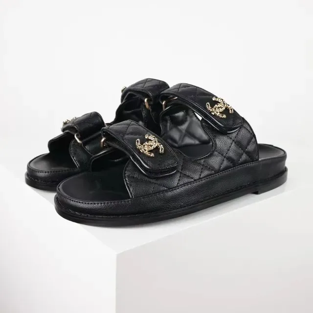 Chanel Preto Dourado Couro de Cordeiro Acolchoado Dupla Alça Slippers de Desliz 3