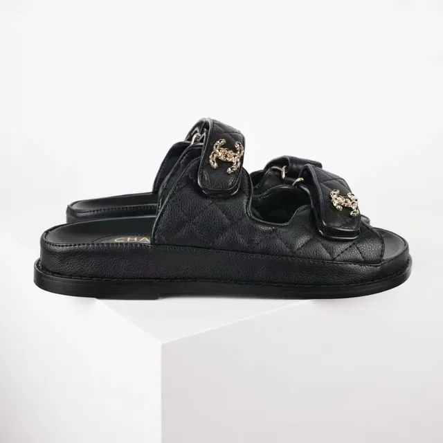 Chanel Preto Dourado Couro de Cordeiro Acolchoado Dupla Alça Slippers de Desliz 4