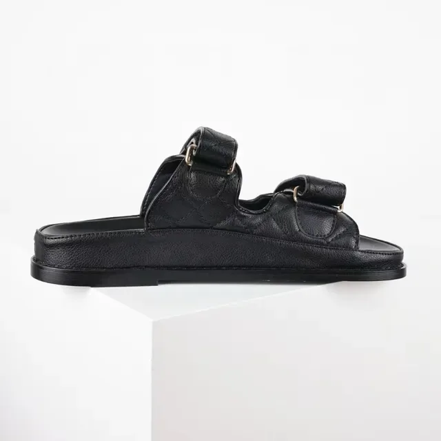 Chanel Preto Dourado Couro de Cordeiro Acolchoado Dupla Alça Slippers de Desliz 8