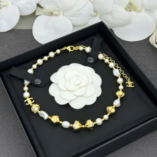 Chanel Camellia मोती माला सफेद सोने की चेन कल्चर्ड मोती माला