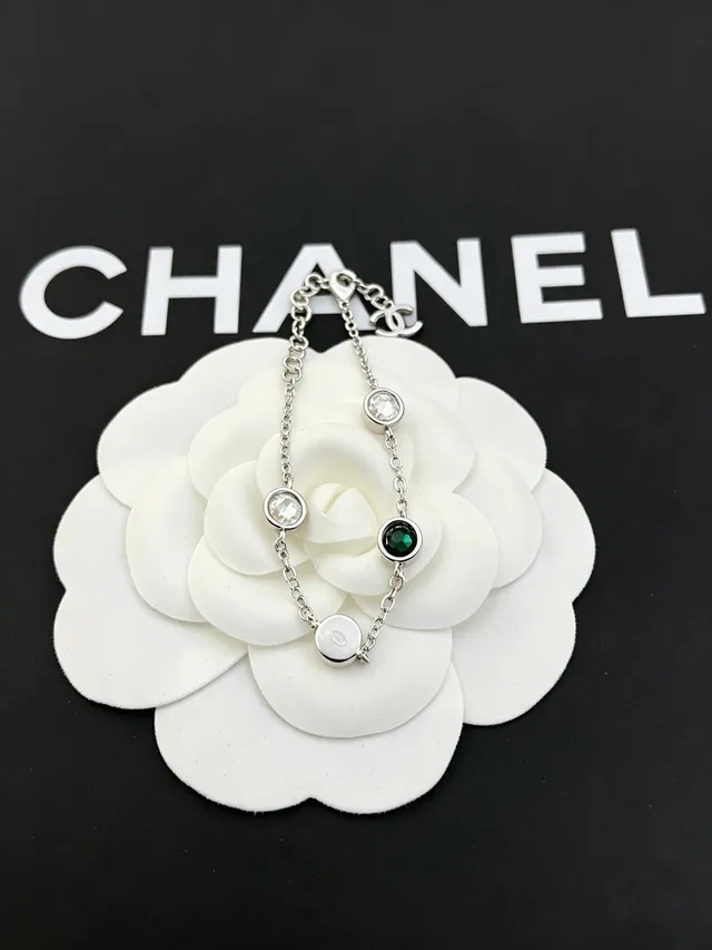 Chanel CC Charm Silver Green Chain Link Faceted Crystal And Stone Charms Bracelet 2