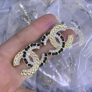 Chanel CC 金黑绗缝珐琅对比耳环