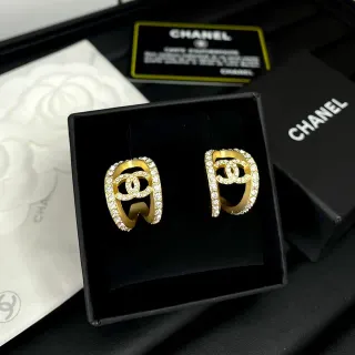 Chanel CC Logo 水晶镶嵌 金色调 开放圈耳环
