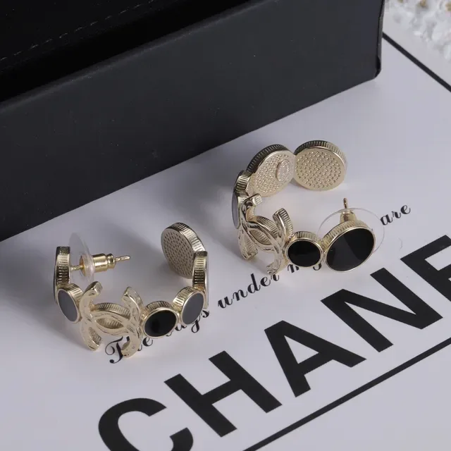 Chanel CC Logo Boucles d'oreilles Dorées avec Pierres Noires et Blanches 3