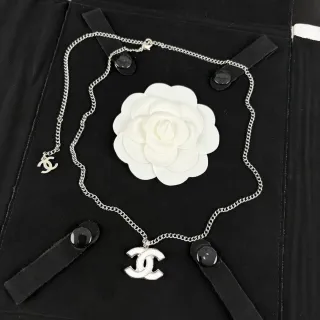 Chanel CC Logo Necklace Silver White Curb Chain Interlocking Pendant Necklace