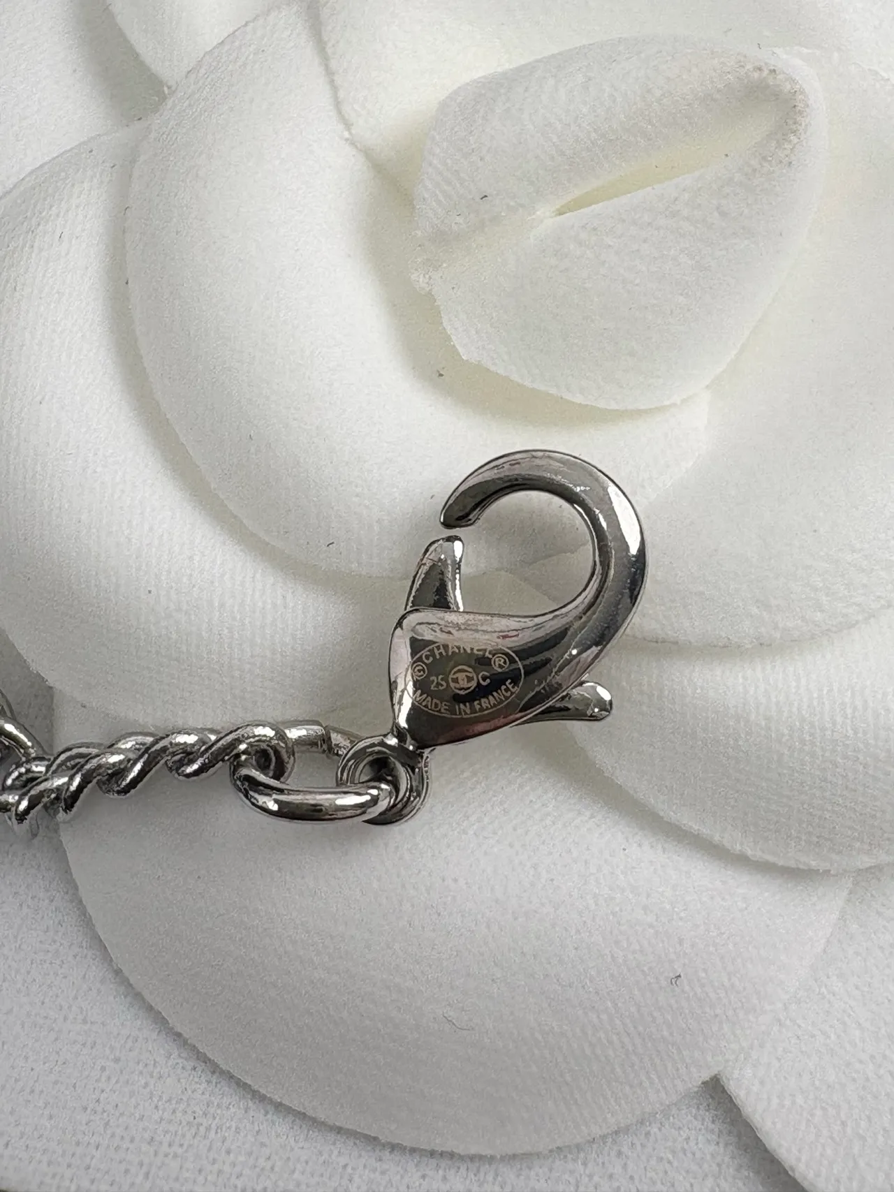 Chanel CC Logo Necklace Silver White Curb Chain Interlocking Pendant Necklace 2