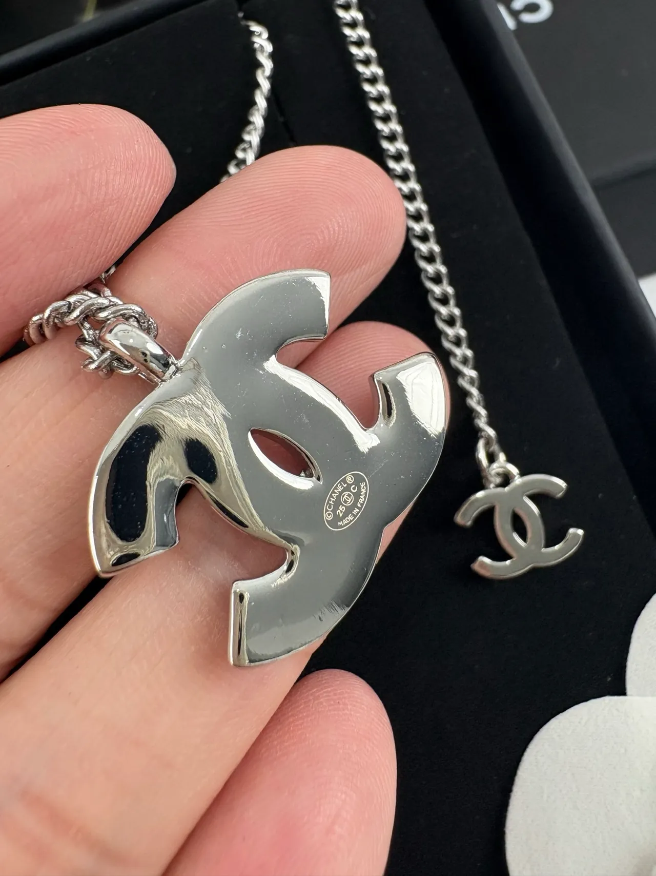 Chanel CC Logo Necklace Silver White Curb Chain Interlocking Pendant Necklace 4