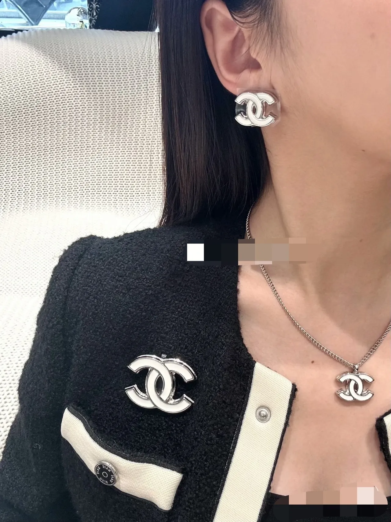 Chanel CC Logo Necklace Silver White Curb Chain Interlocking Pendant Necklace 7