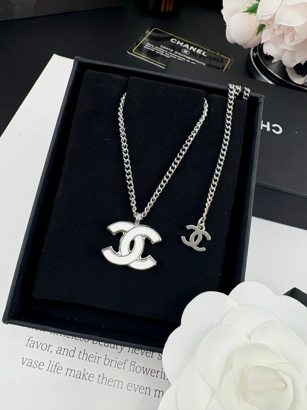 Chanel CC Logo Necklace Silver White Curb Chain Interlocking Pendant Necklace 13