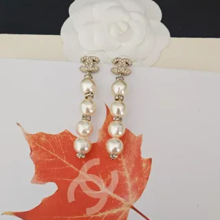 Chanel CC Logo পার্ল ড্রॉপ কানের দুল