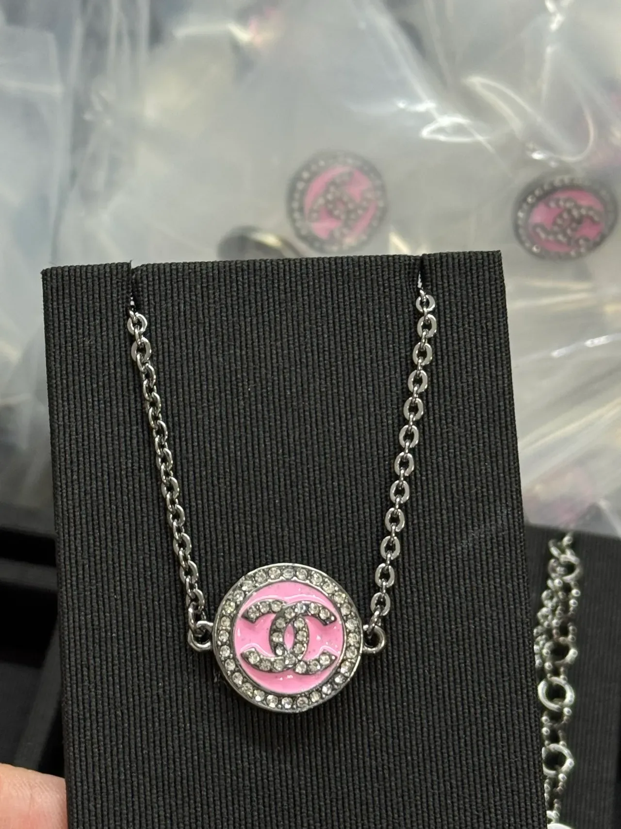 Chanel CC Logo Pendentif Collier Rose Argent Circulaire Émaillé Cristal-Pavé Bélière Collier 7