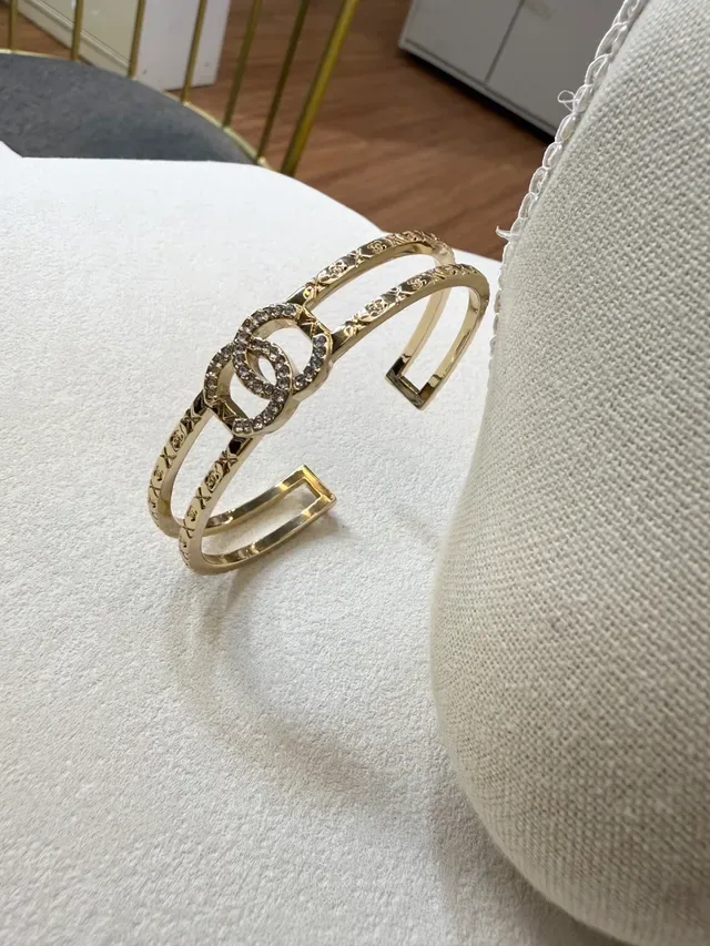 Bracelet Chanel CC Motif Cristaux Pavé Doré Double Poignet 5