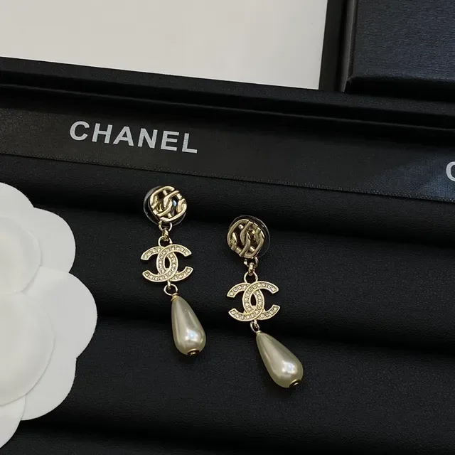Chanel CC Pearl Drop Silver Gold Interlocking Logo Crystal-Encrusted Earrings 3